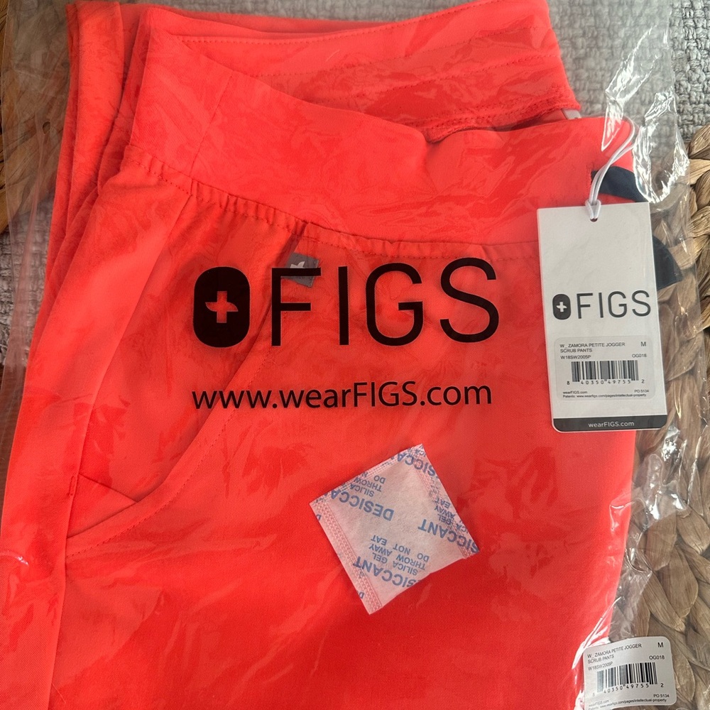 Women’s Fiery Coral Zamora Joggers NWT